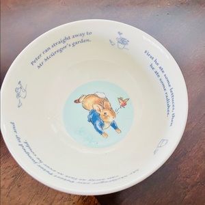 Child’s Wedgwood Peter rabbit plate & bowl set ( Plate on back has a small chip)
